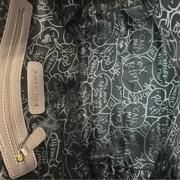 EUC Betsey Johnson Bag w/ Crossbody Strap - Picture 5 of 8